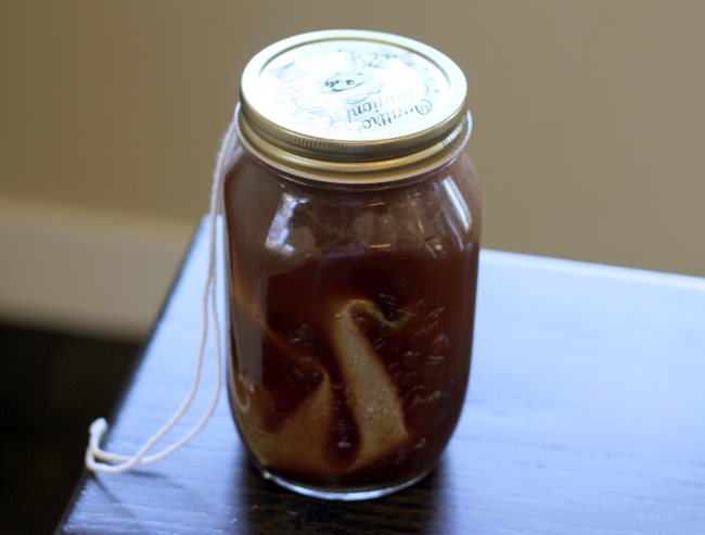 cold brew coffee - coffee sock - close lid