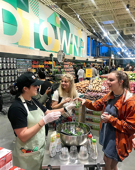 Whole_Foods_Midtown_Atlanta_opening_produce.png