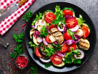 Vegetarian diet reduces heart disease death risk by 40 percent