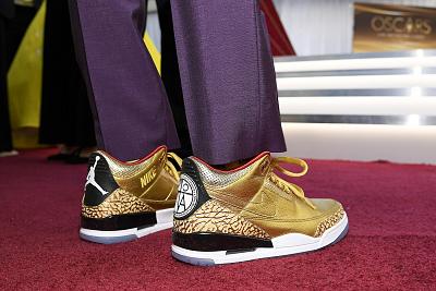 Lee\'s outfit also included a pair of specially-made Air Jordans commissio<em></em>ned by the basketball legend himself. 