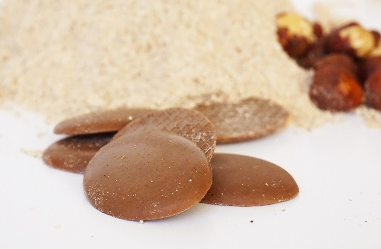 Defatted hazelnut 'Pure Fruit' couverture ?Linnolat