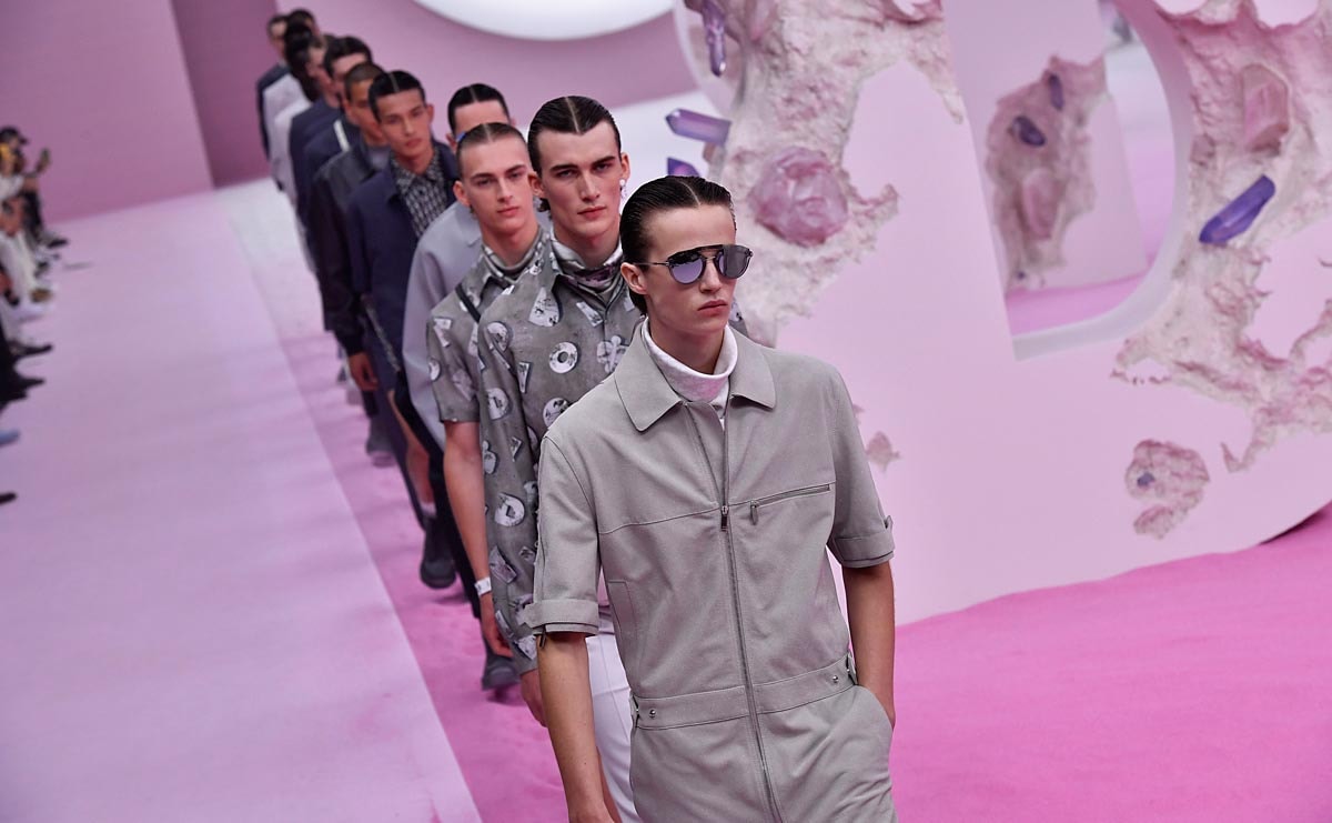 Bright colors and tailored suits march on the Dior and Berluti men's runways