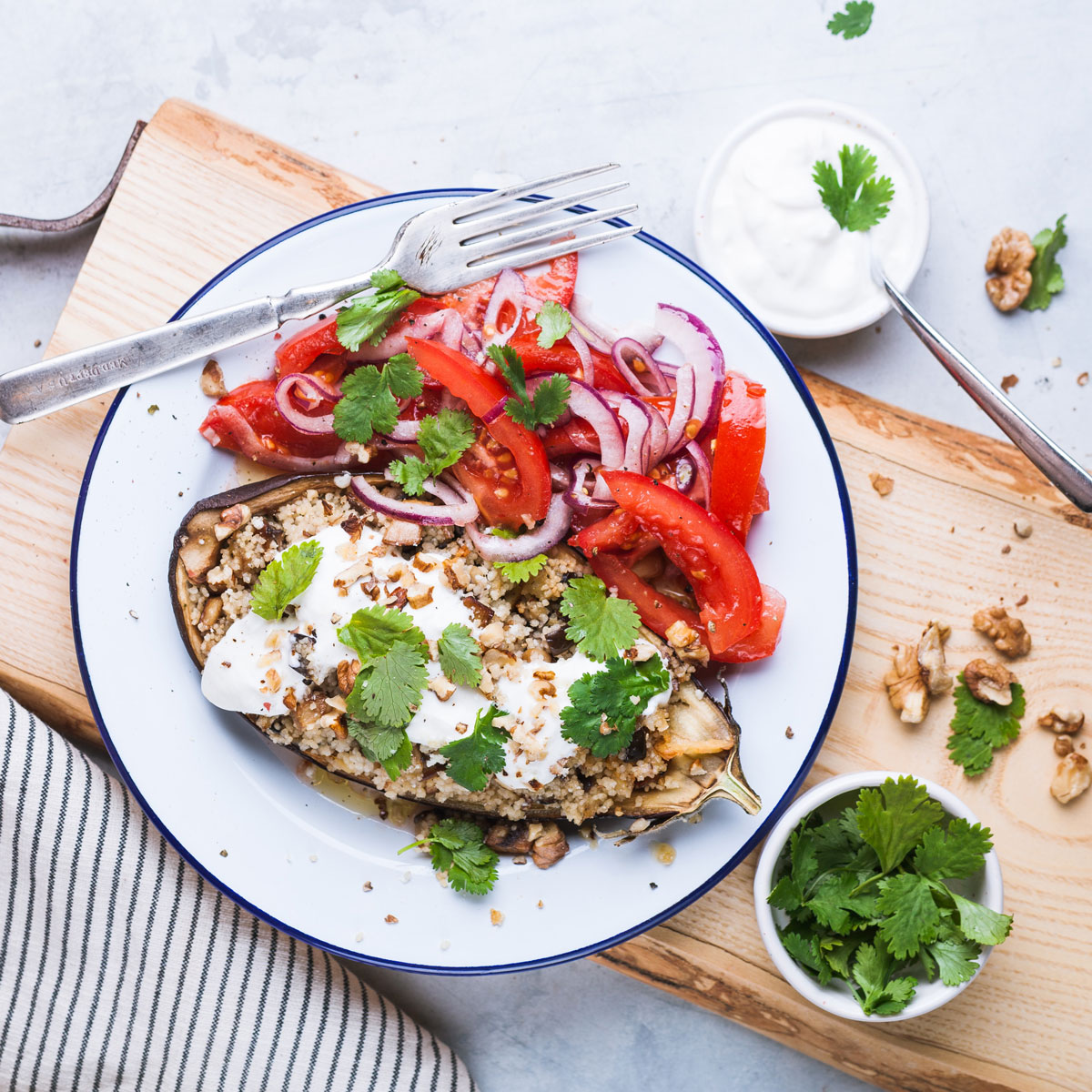Good Mood Food—Get the scoop on what to eat to feel your best. Picture of a plate with healthy food.